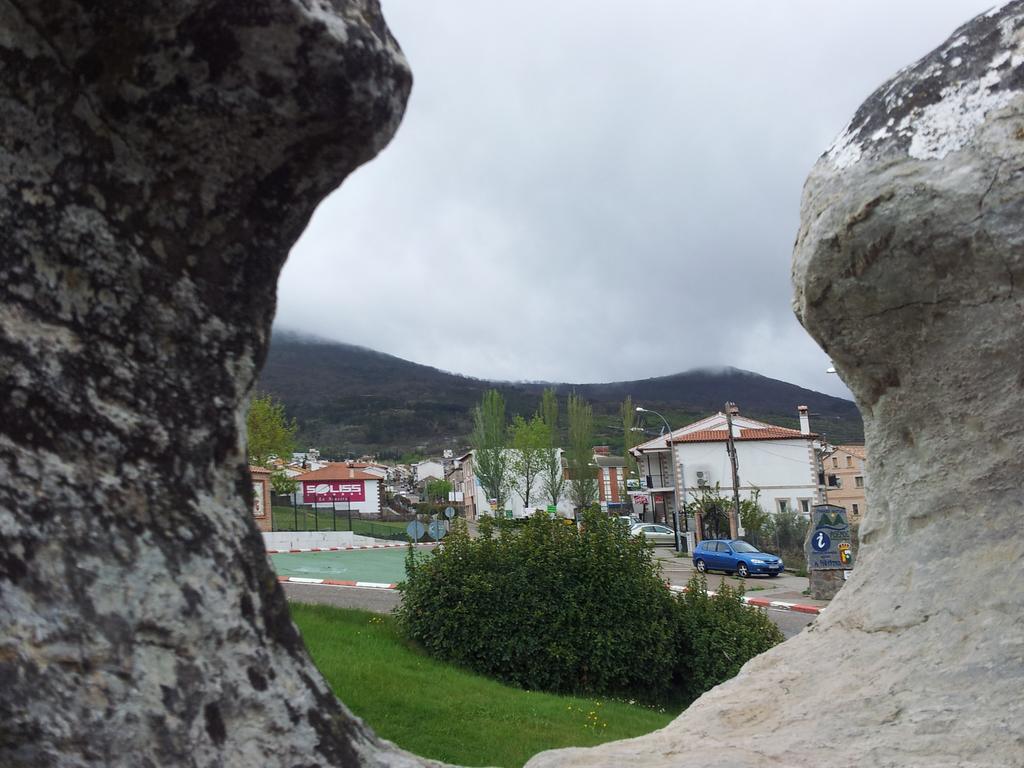 Alojamiento Cr Cuatro Caminos San Pablo de los Montes エクステリア 写真